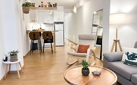 Comfy 2 Bdr Apt In Petralona - Next To Metro